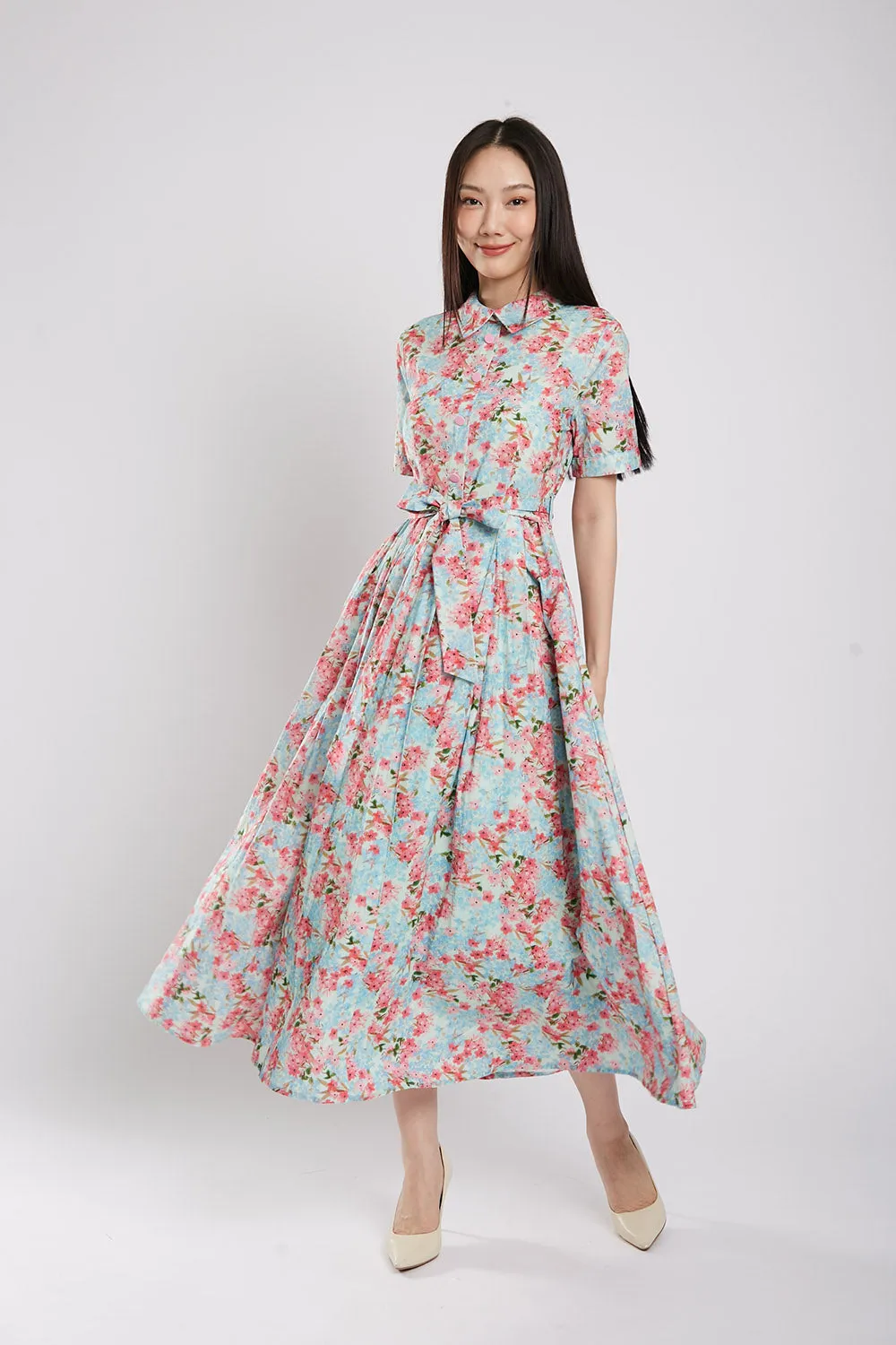 Erinn Collar Maxi Printed Dress in Green Floral