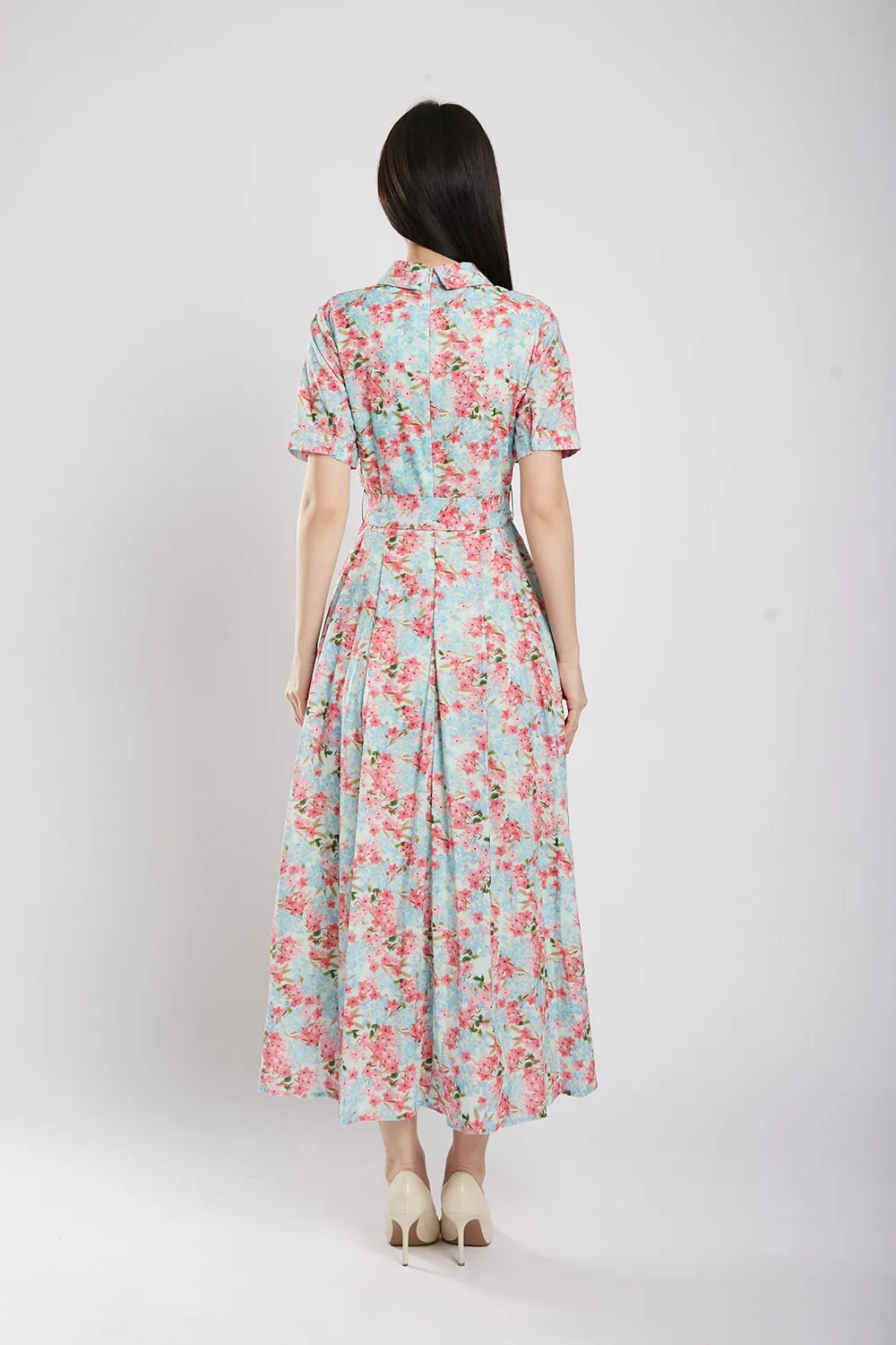 Erinn Collar Maxi Printed Dress in Green Floral