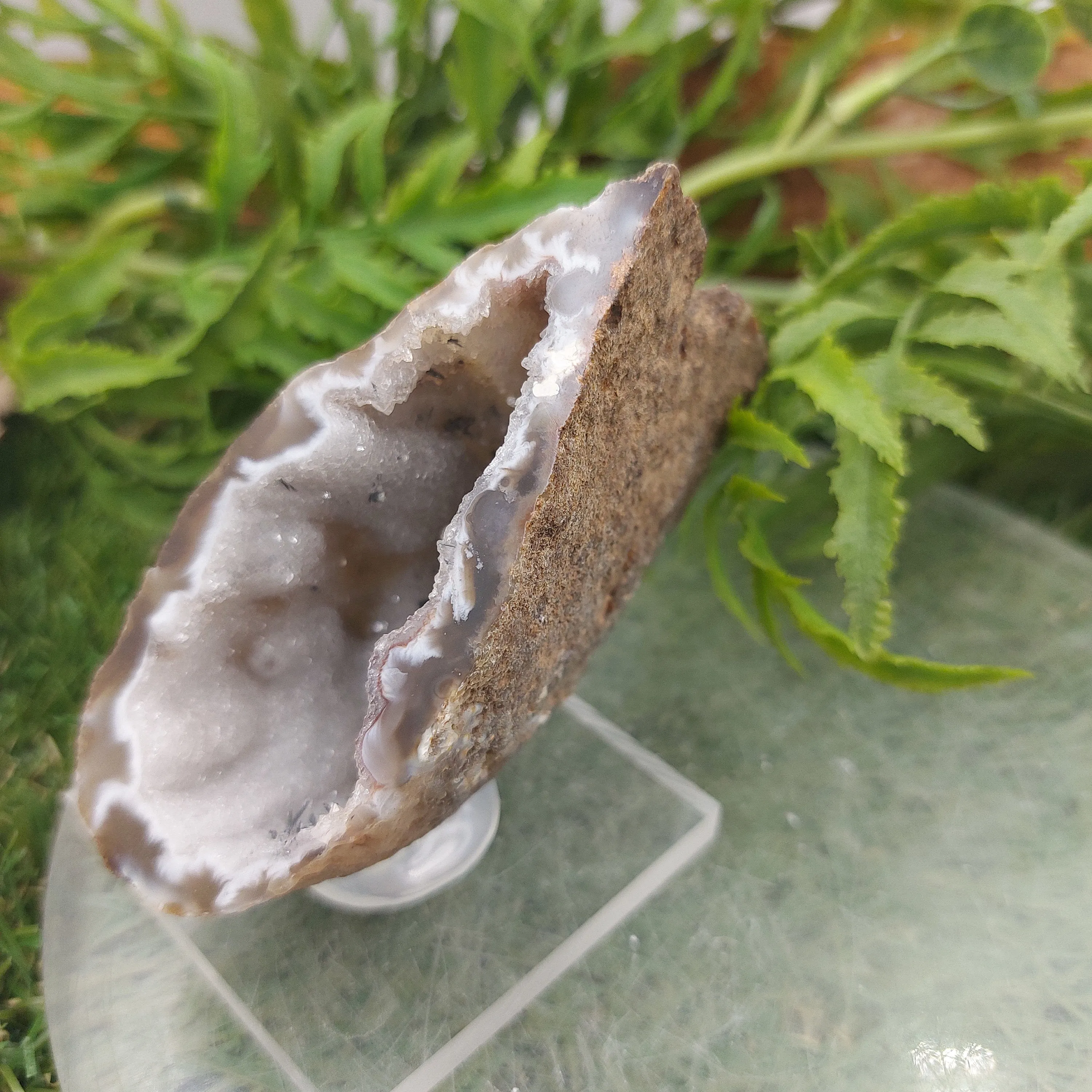 Geody Agate with Quartz spikes - Home Decor - Feng Shui