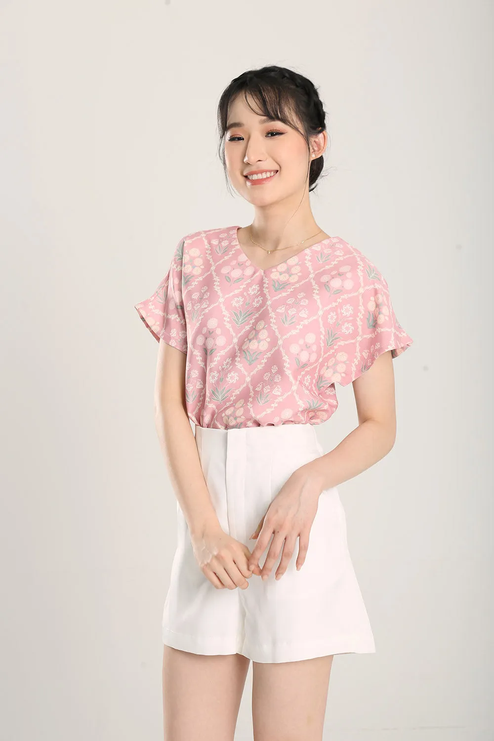 Ofelia Floral Prints Top in Pink